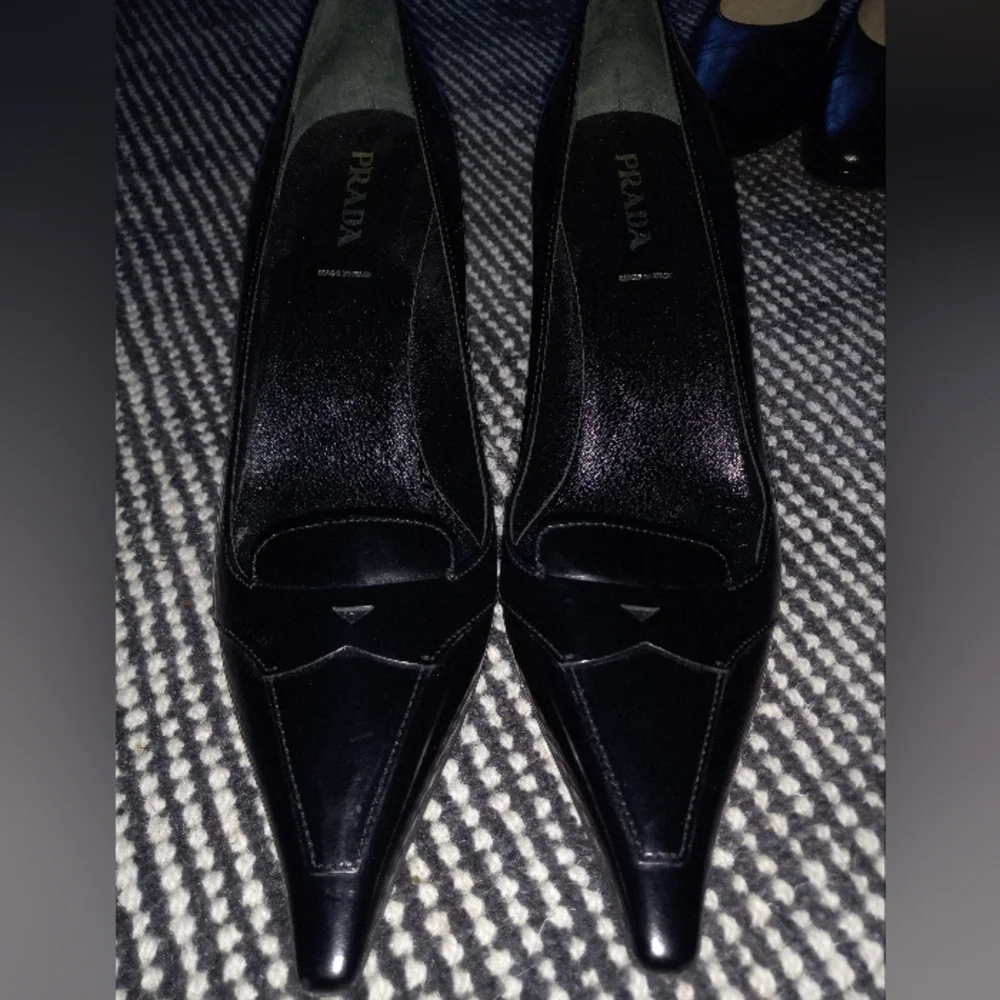 PRADA, Black Leather Pump No Box-Size-40 (US sz. 9 1/2) - Picture 4 of 4